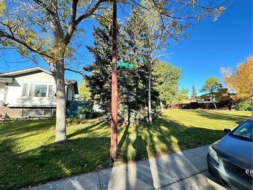 3323 Temple Way Ne, Calgary, AB - Outdoor