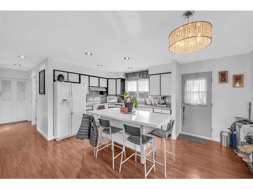 3323 Temple Way Ne, Calgary, AB - Indoor Photo Showing Dining Room