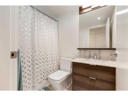 311-138 Waterfront Court Sw, Calgary, AB - Indoor Photo Showing Bathroom