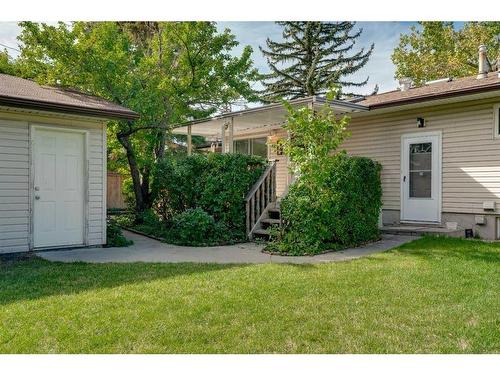 3416 Charleswood Crescent Nw, Calgary, AB - Outdoor