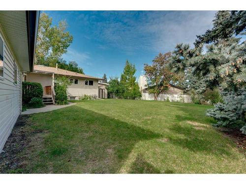 3416 Charleswood Crescent Nw, Calgary, AB - Outdoor