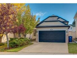 67 Somercrest Close SW Calgary, AB T2Y 3H8