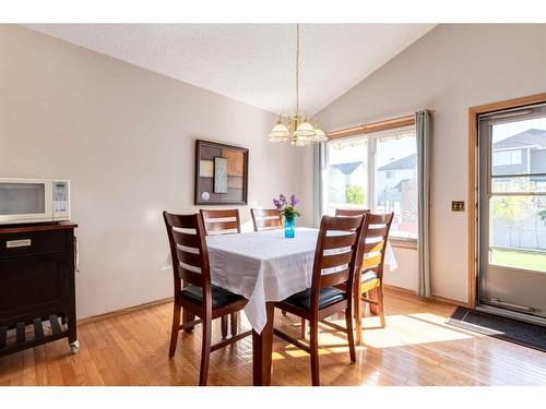 67 Somercrest Close Sw, Calgary, AB - Indoor Photo Showing Dining Room