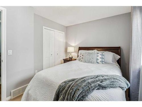 195 West Creek Landing, Chestermere, AB - Indoor Photo Showing Bedroom