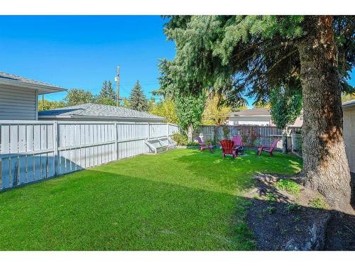 3923 Brooklyn Crescent Nw, Calgary, AB - Outdoor With Backyard