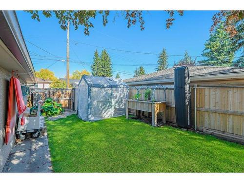 3923 Brooklyn Crescent Nw, Calgary, AB - Outdoor