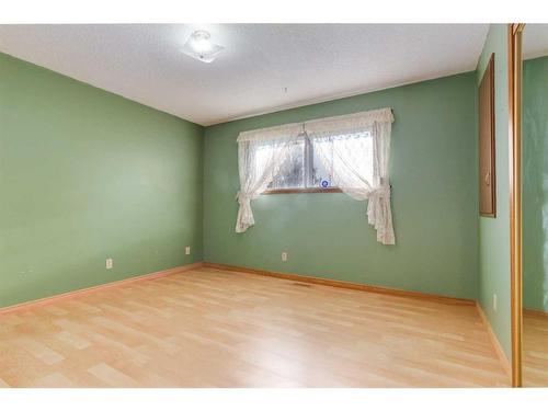 56 Huntwick Way Ne, Calgary, AB - Indoor Photo Showing Other Room