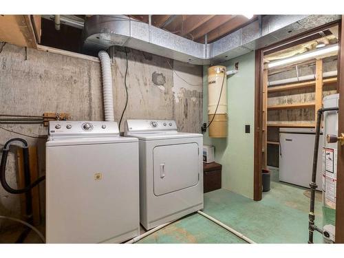 56 Huntwick Way Ne, Calgary, AB - Indoor Photo Showing Laundry Room