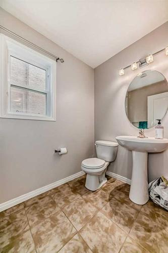 67 Sherwood Common Nw, Calgary, AB - Indoor Photo Showing Bathroom