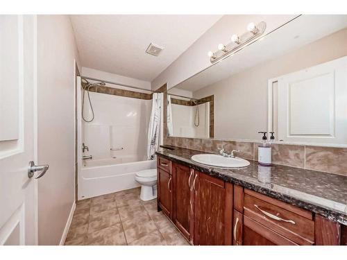 67 Sherwood Common Nw, Calgary, AB - Indoor Photo Showing Bathroom