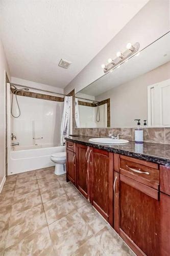 67 Sherwood Common Nw, Calgary, AB - Indoor Photo Showing Bathroom