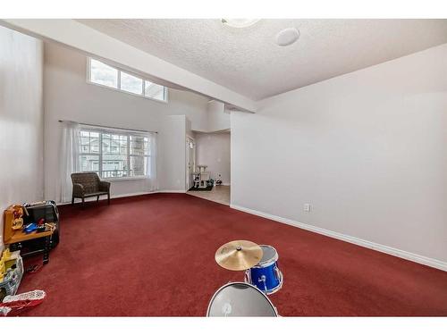 67 Sherwood Common Nw, Calgary, AB - Indoor Photo Showing Other Room