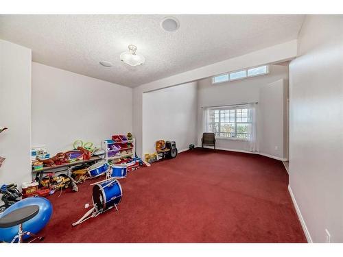 67 Sherwood Common Nw, Calgary, AB - Indoor Photo Showing Other Room