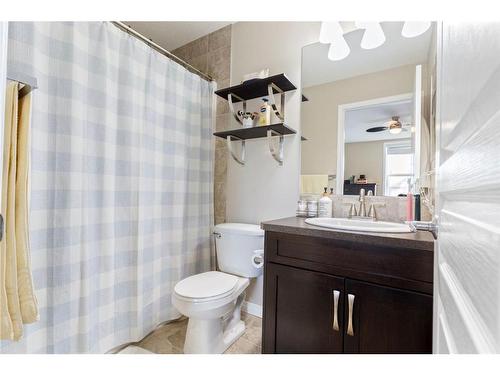 209 Elgin Meadows Park Se, Calgary, AB - Indoor Photo Showing Bathroom