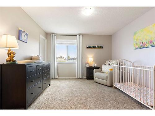 209 Elgin Meadows Park Se, Calgary, AB - Indoor Photo Showing Bedroom