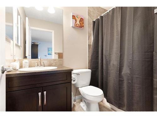 209 Elgin Meadows Park Se, Calgary, AB - Indoor Photo Showing Bathroom