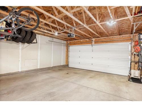 209 Elgin Meadows Park Se, Calgary, AB - Indoor Photo Showing Garage