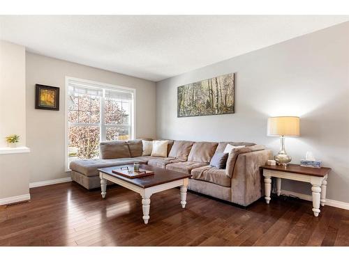 209 Elgin Meadows Park Se, Calgary, AB - Indoor Photo Showing Living Room