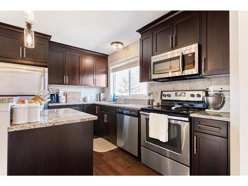 209 Elgin Meadows Park Se, Calgary, AB - Indoor Photo Showing Kitchen