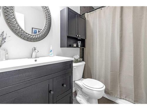 124 Midpark Drive Se, Calgary, AB - Indoor Photo Showing Bathroom