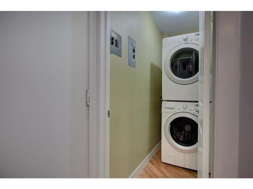 210-515 57 Avenue Sw, Calgary, AB - Indoor Photo Showing Laundry Room