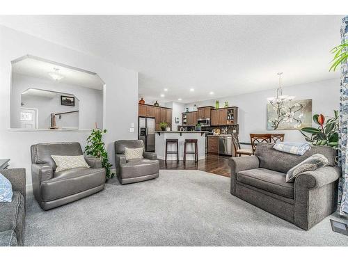 11 Aspen Hills Close Sw, Calgary, AB - Indoor Photo Showing Living Room