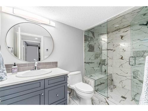 11 Aspen Hills Close Sw, Calgary, AB - Indoor Photo Showing Bathroom