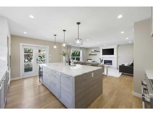 252 Sierra Madre Court Sw, Calgary, AB - Indoor Photo Showing Kitchen With Upgraded Kitchen