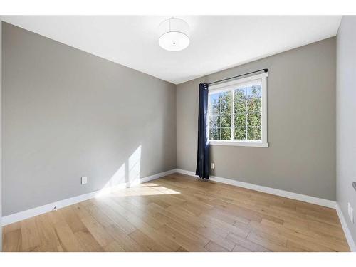 252 Sierra Madre Court Sw, Calgary, AB - Indoor Photo Showing Other Room