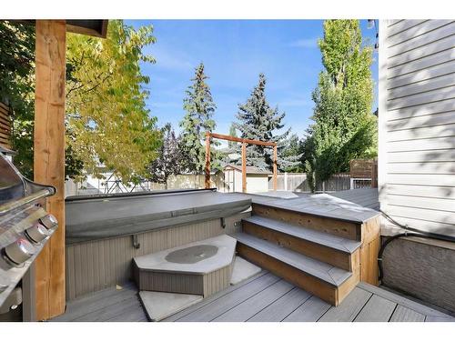 252 Sierra Madre Court Sw, Calgary, AB - Outdoor With Exterior