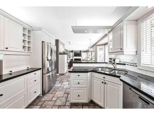 412 Christie Knoll Point Sw, Calgary, AB - Indoor Photo Showing Kitchen With Double Sink