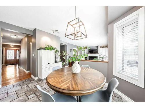 412 Christie Knoll Point Sw, Calgary, AB - Indoor Photo Showing Dining Room