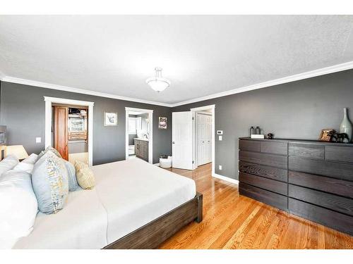 412 Christie Knoll Point Sw, Calgary, AB - Indoor Photo Showing Bedroom