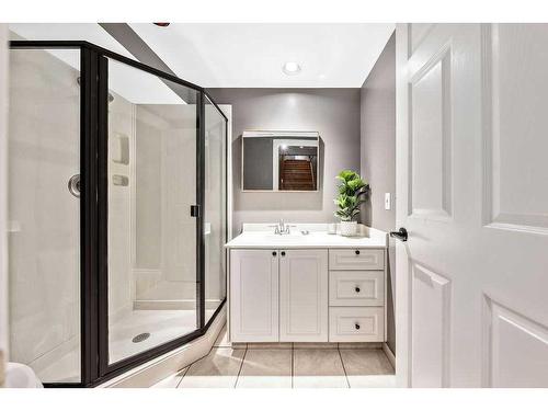 412 Christie Knoll Point Sw, Calgary, AB - Indoor Photo Showing Bathroom