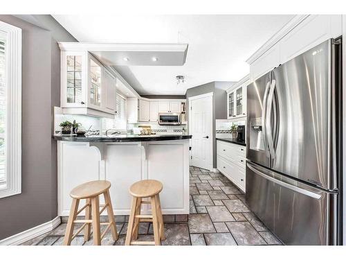 412 Christie Knoll Point Sw, Calgary, AB - Indoor Photo Showing Kitchen