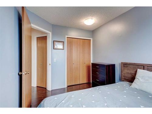 119 Erin Road Se, Calgary, AB - Indoor Photo Showing Bedroom