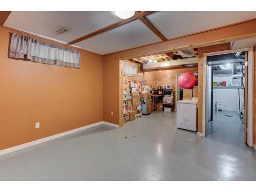 119 Erin Road Se, Calgary, AB - Indoor