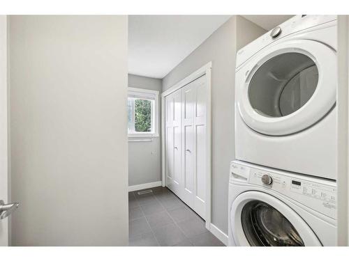 907 Evanston Manor Nw, Calgary, AB - Indoor Photo Showing Laundry Room