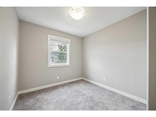 907 Evanston Manor Nw, Calgary, AB - Indoor Photo Showing Other Room