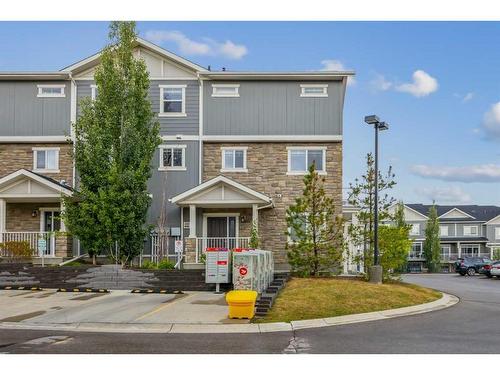 907 Evanston Manor Nw, Calgary, AB - Outdoor With Facade