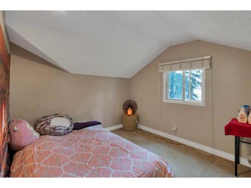 412 2 Avenue Ne, Airdrie, AB - Indoor Photo Showing Bedroom