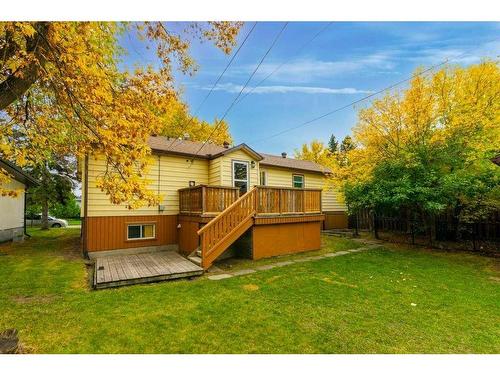 412 2 Avenue Ne, Airdrie, AB - Outdoor With Deck Patio Veranda