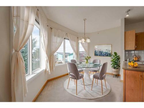 226-1920 14 Avenue Ne, Calgary, AB - Indoor Photo Showing Dining Room