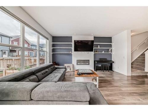 216 Masters Crescent Se, Calgary, AB - Indoor