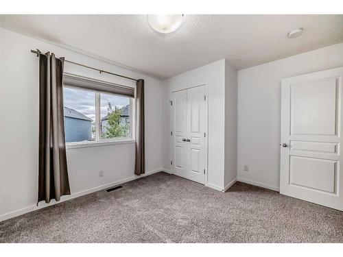 216 Masters Crescent Se, Calgary, AB - Indoor