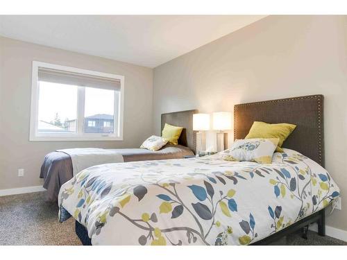 1431B 39 Street Sw, Calgary, AB - Indoor Photo Showing Bedroom