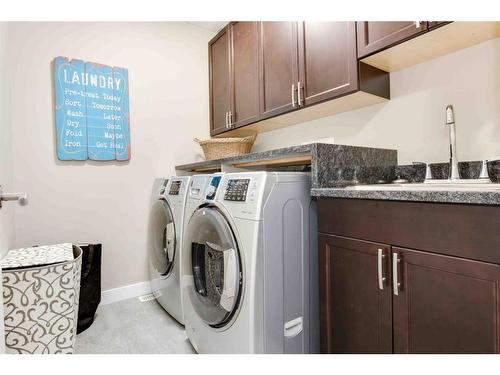 1431B 39 Street Sw, Calgary, AB - Indoor Photo Showing Laundry Room