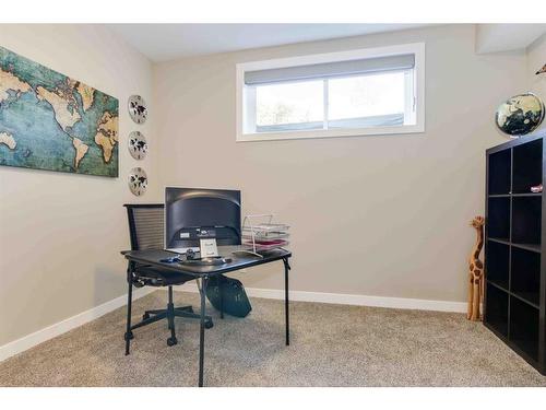 1431B 39 Street Sw, Calgary, AB - Indoor Photo Showing Office