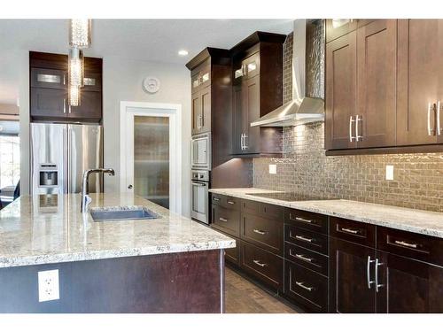 1431B 39 Street Sw, Calgary, AB - Indoor Photo Showing Kitchen With Upgraded Kitchen