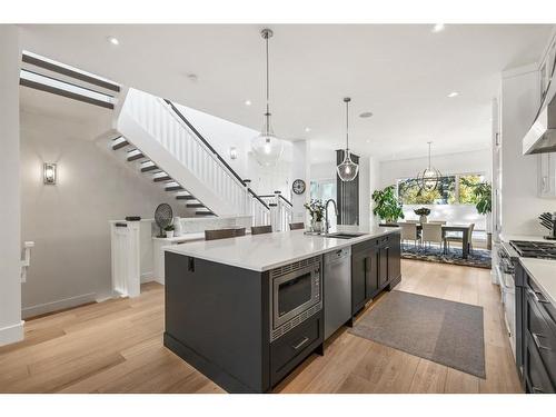 1922 46 Avenue Sw, Calgary, AB - Indoor Photo Showing Kitchen With Double Sink With Upgraded Kitchen